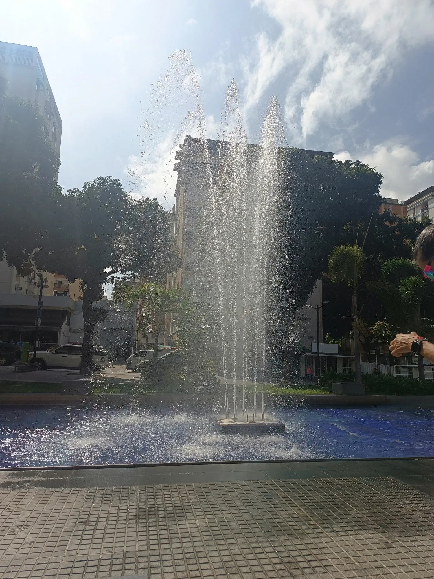 fXuWr9fU7FXq5Who_1000288050.webp
