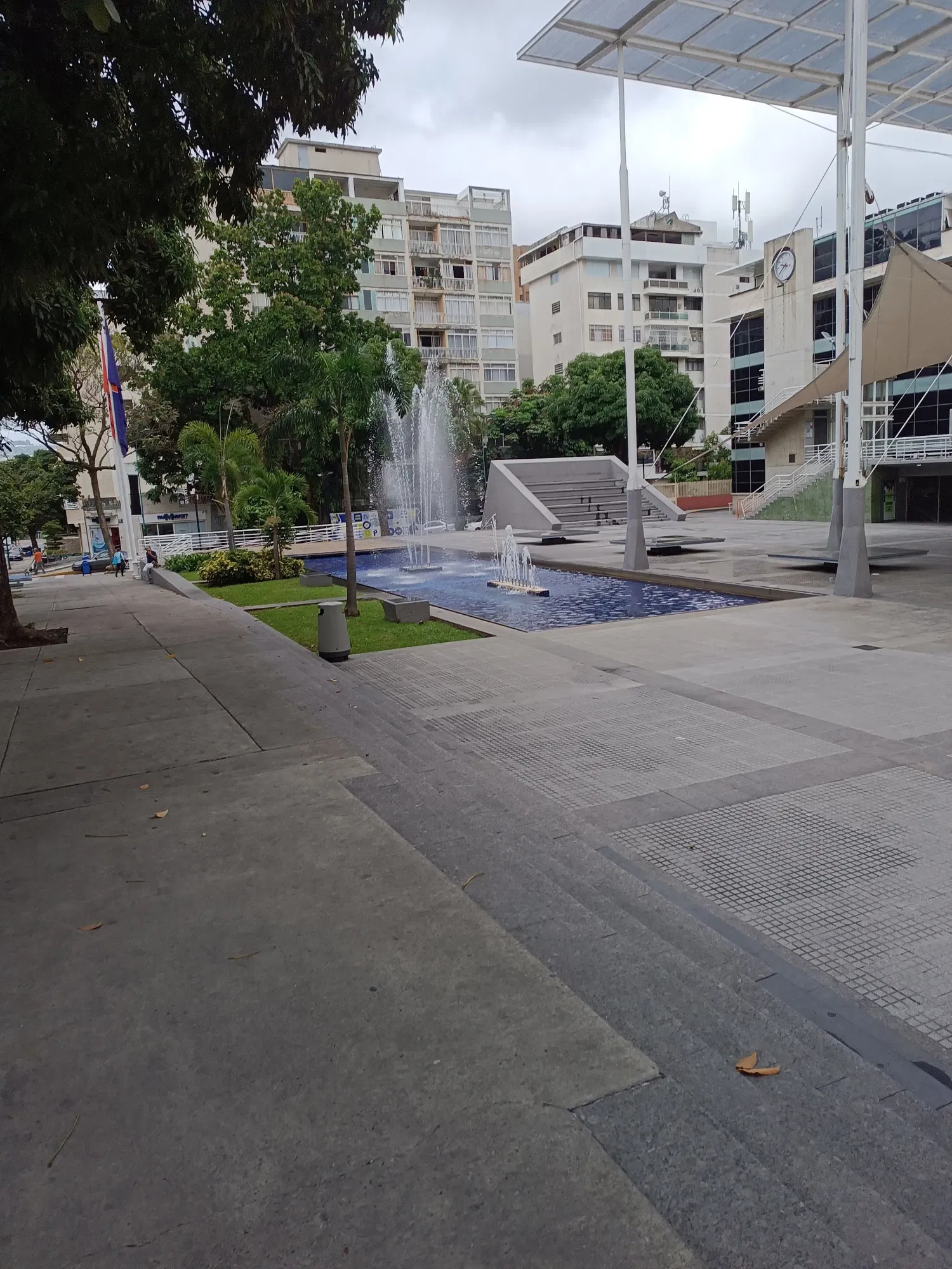 sqbaESoCD2iHF5ow_1000259848.webp