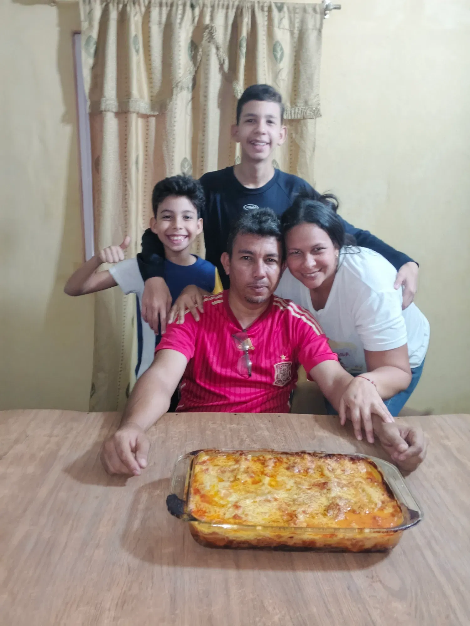 yRDqLQFHoNeqKzYQ_1000219696.webp