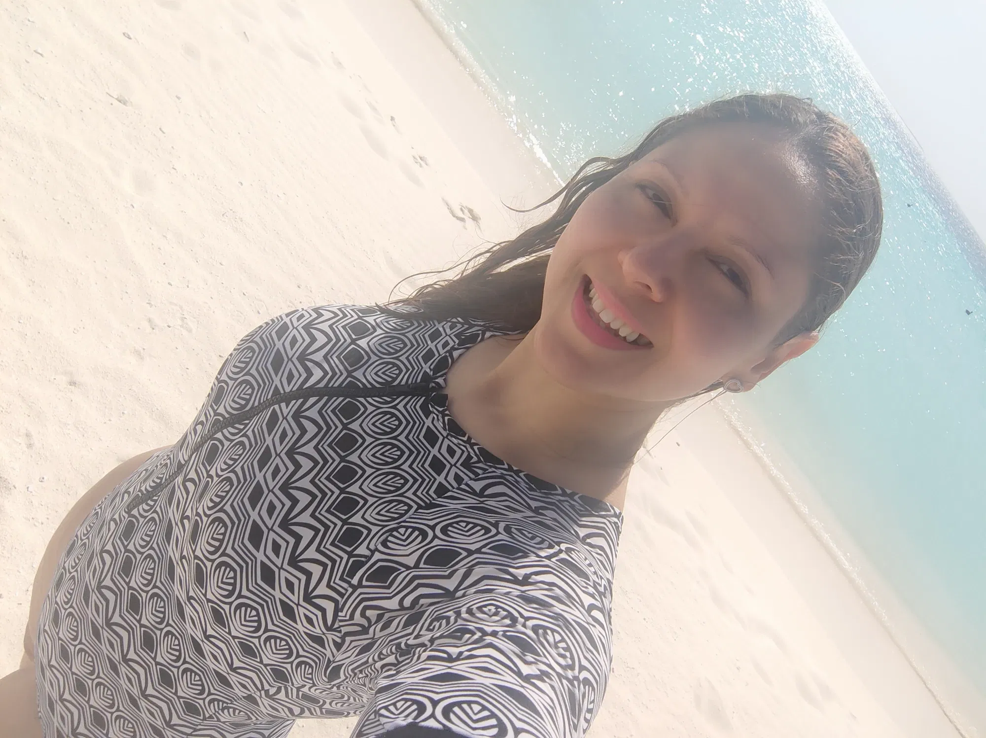 1btMgPQCY8AVLd2r_1000416698.webp