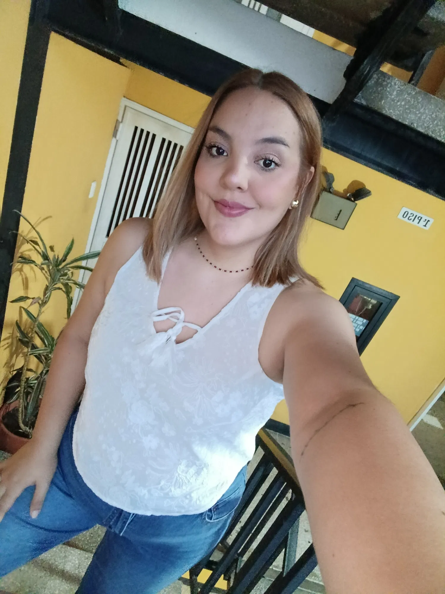 E1GbdF5CtmwDvea5_1000192372.jpg