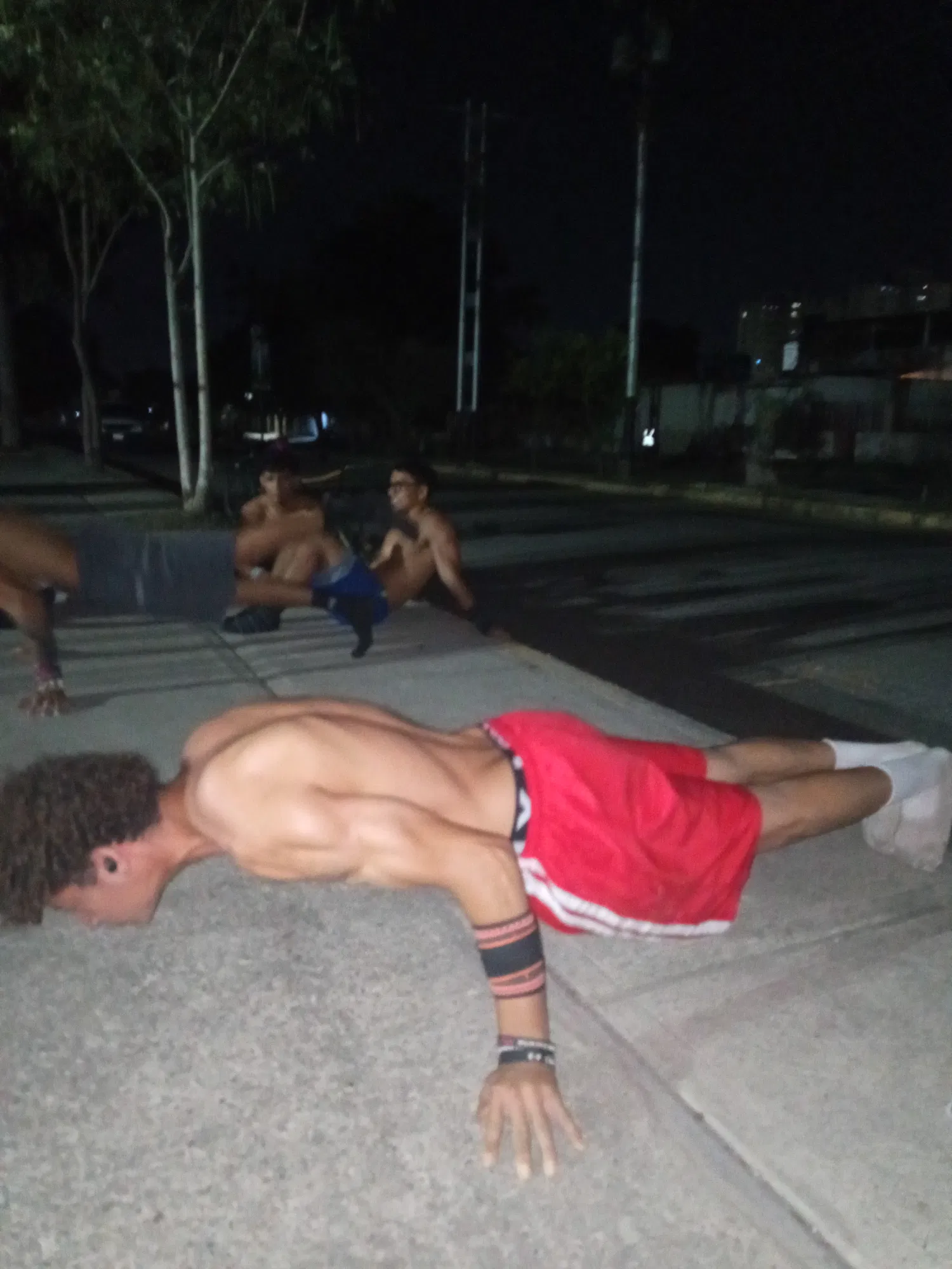 gKstaMu99KnWflxJ_1000103969.jpg