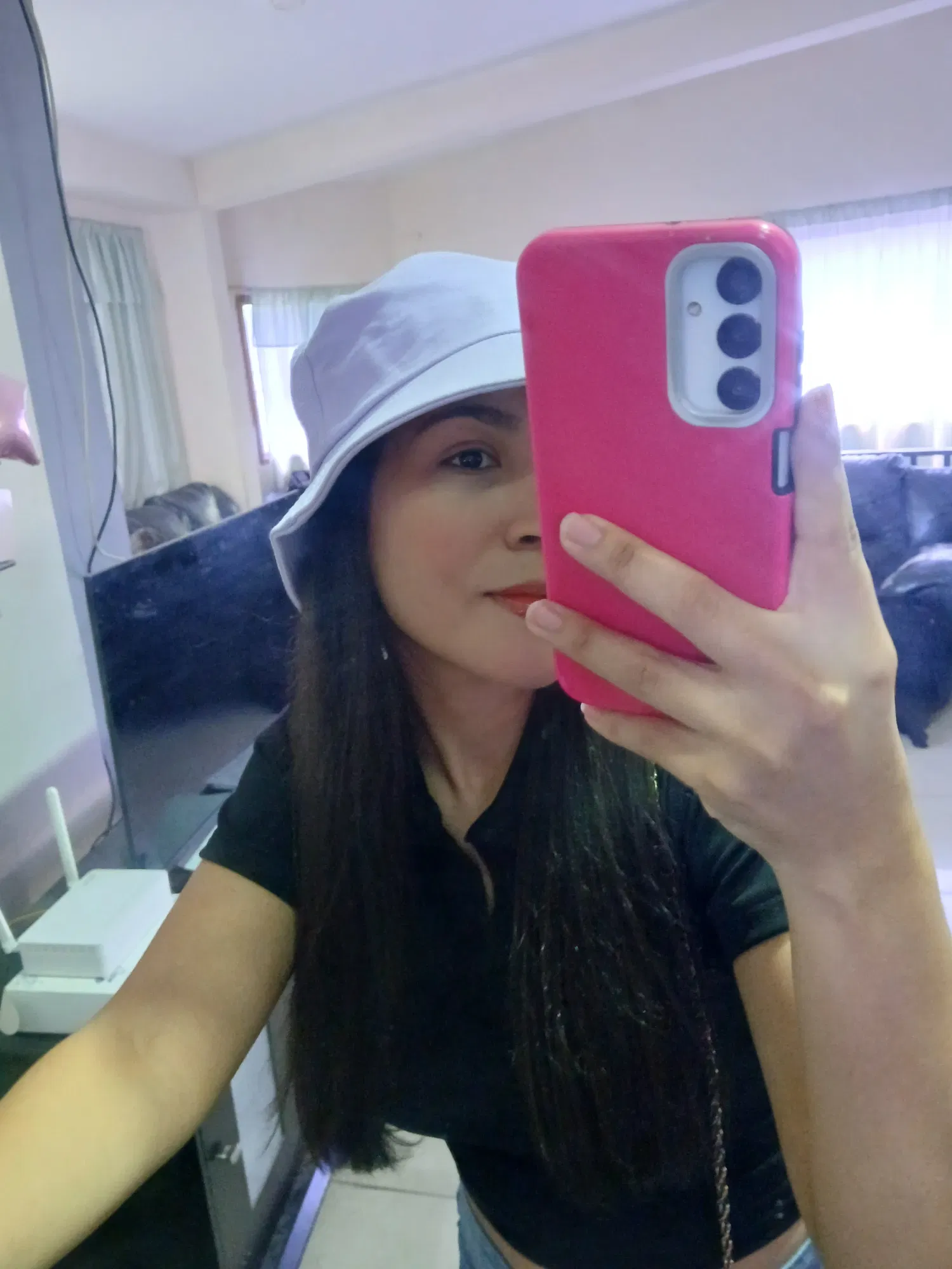 HzRBQyM5G5QOSK6P_1000054361.webp