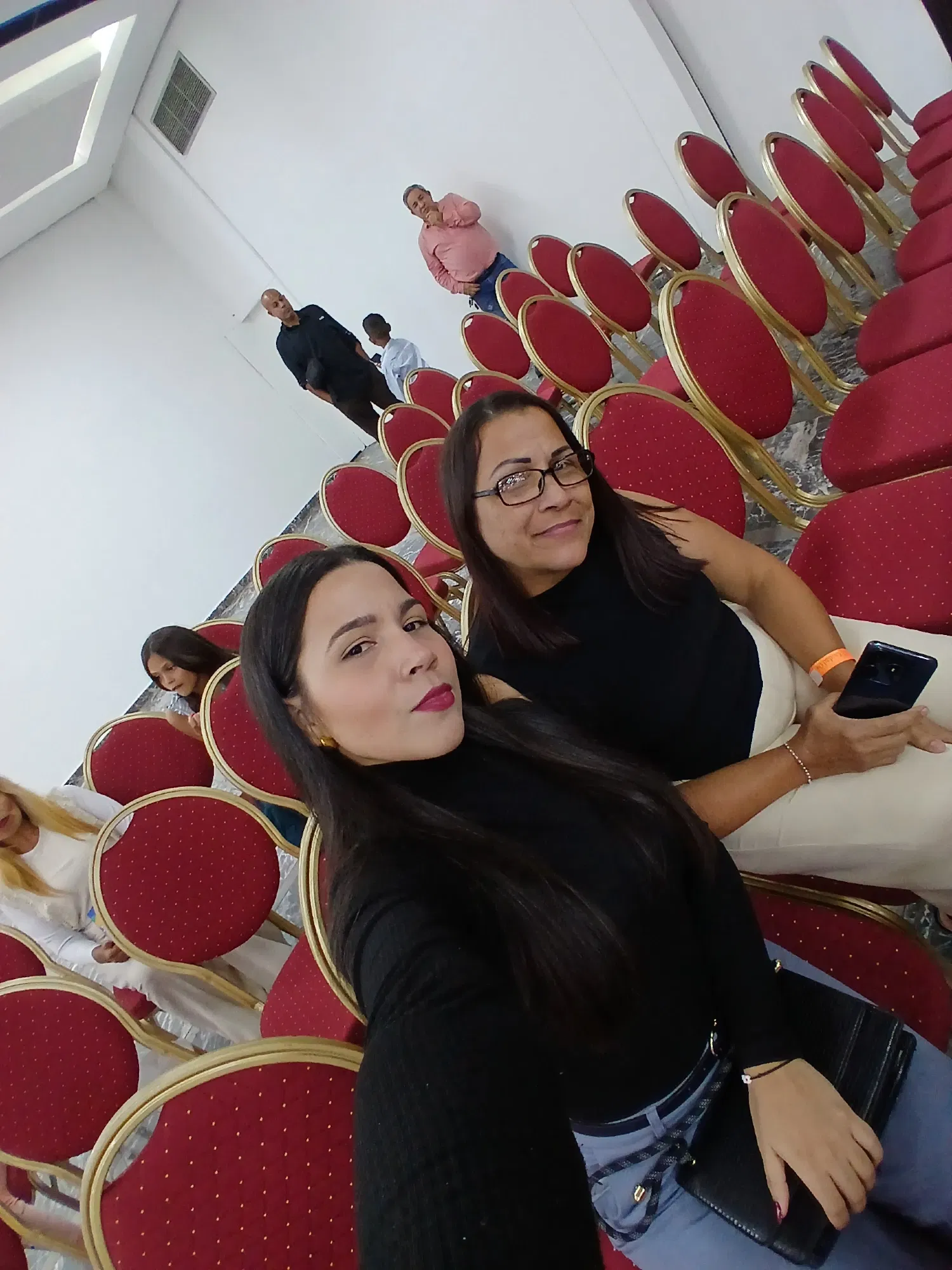 JesdiGFznwz8ujoo_1000061870.webp