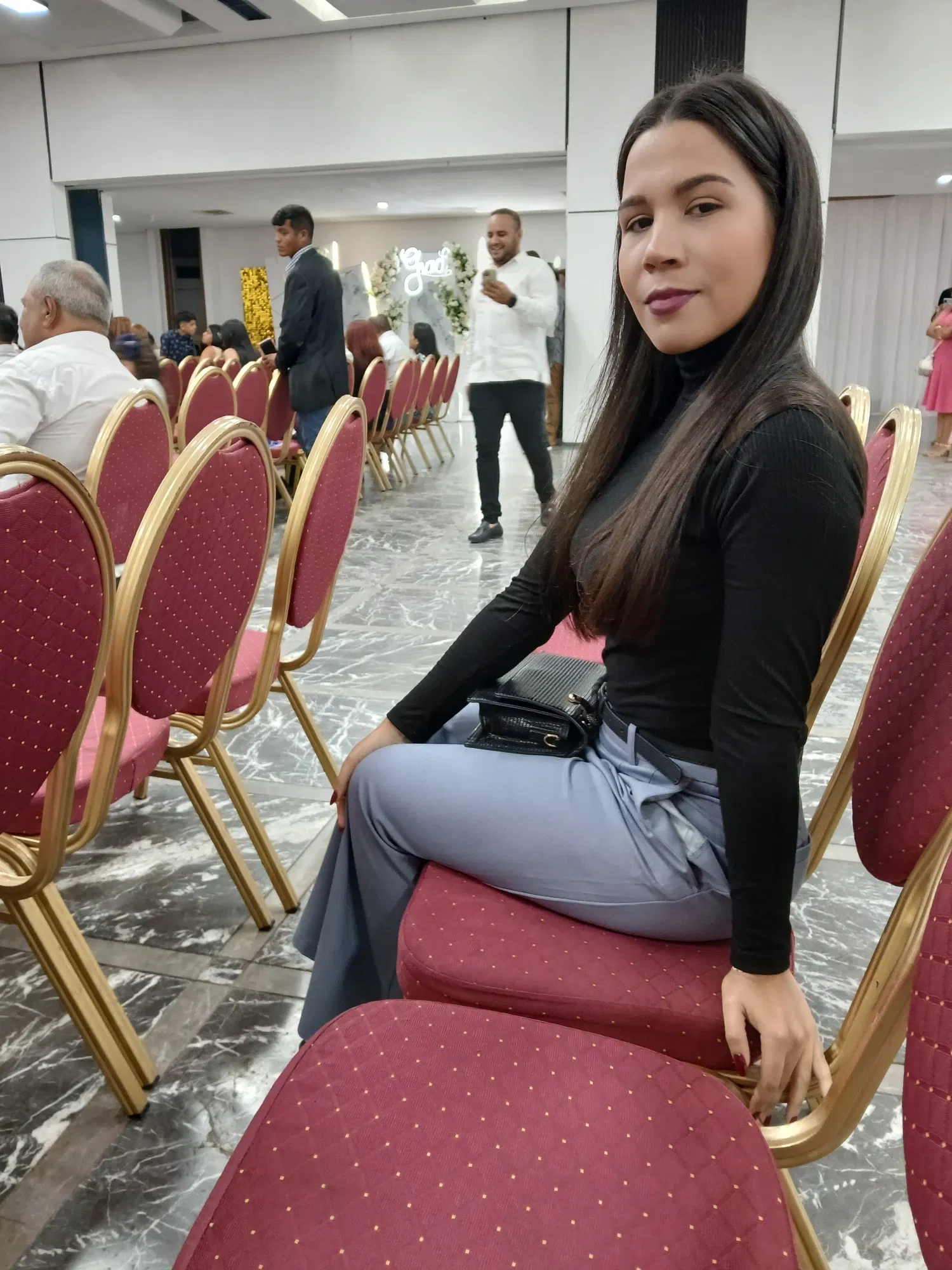 rgTL9swS25OAVeJF_1000061877.webp