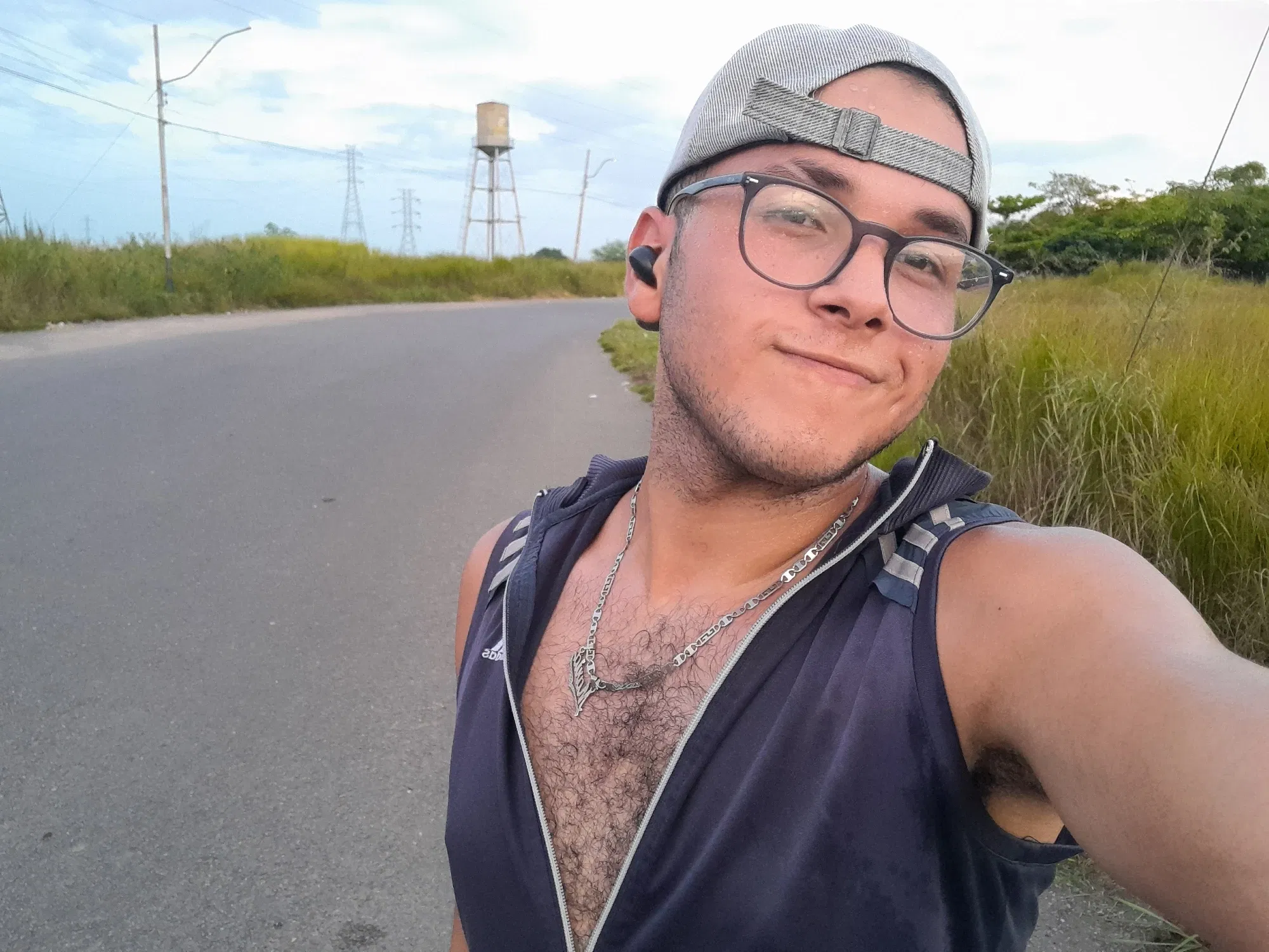 9w88hjBd7QnHAe27_20250927_180300.webp