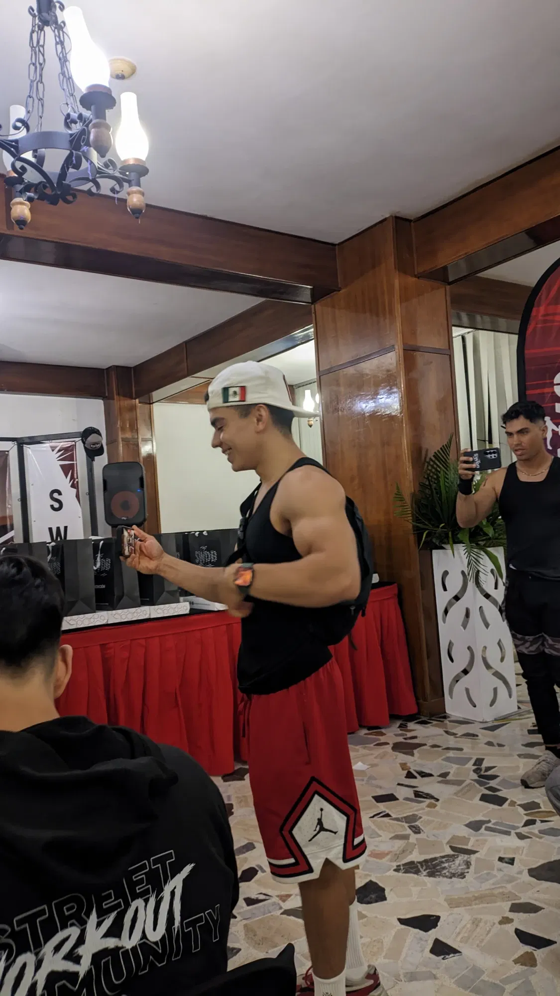 UEKcEoXw0bOU7xA4_1001156738.webp