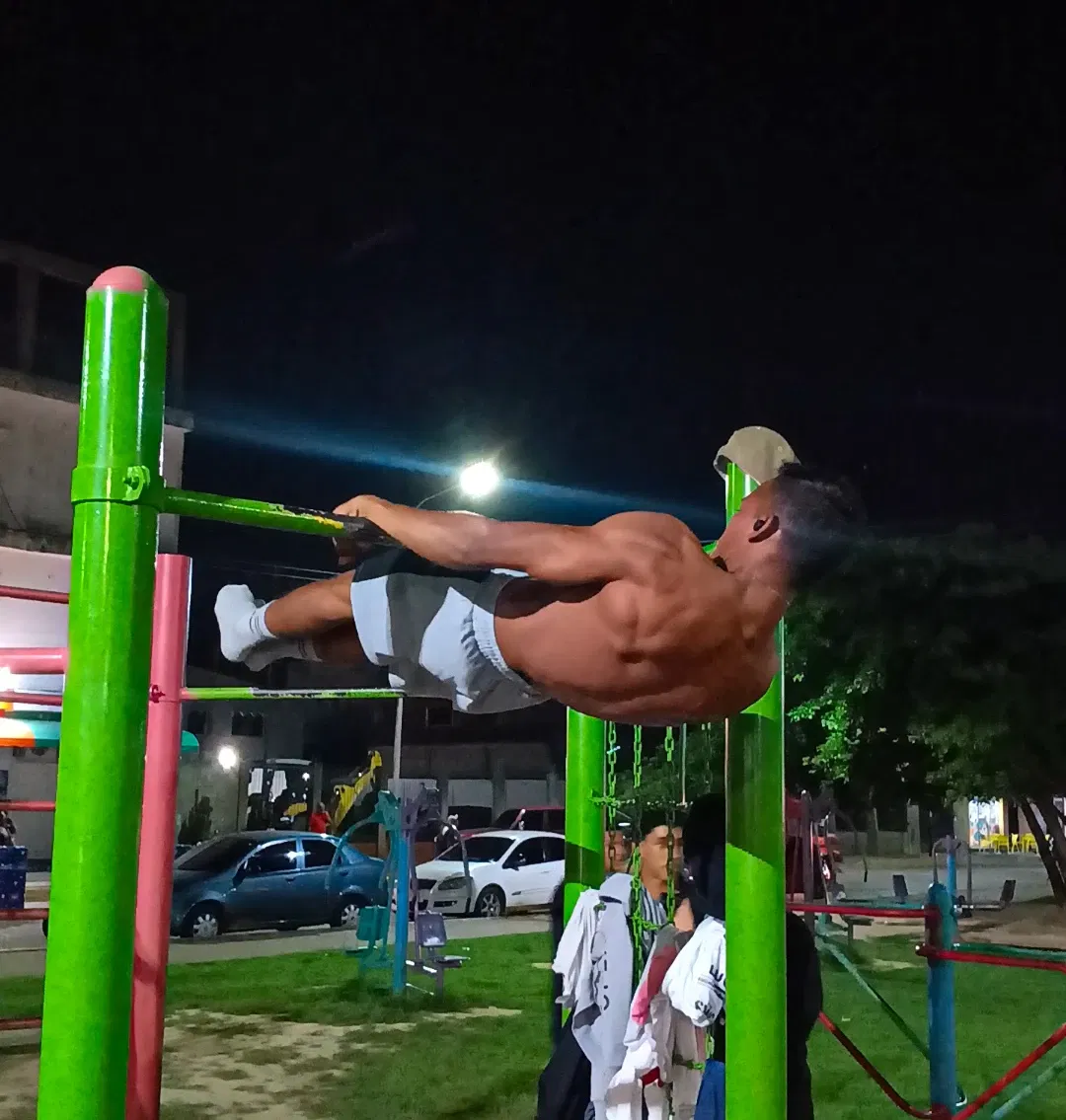 Qqz2pNQlPBUKBlVn_1000689908.webp