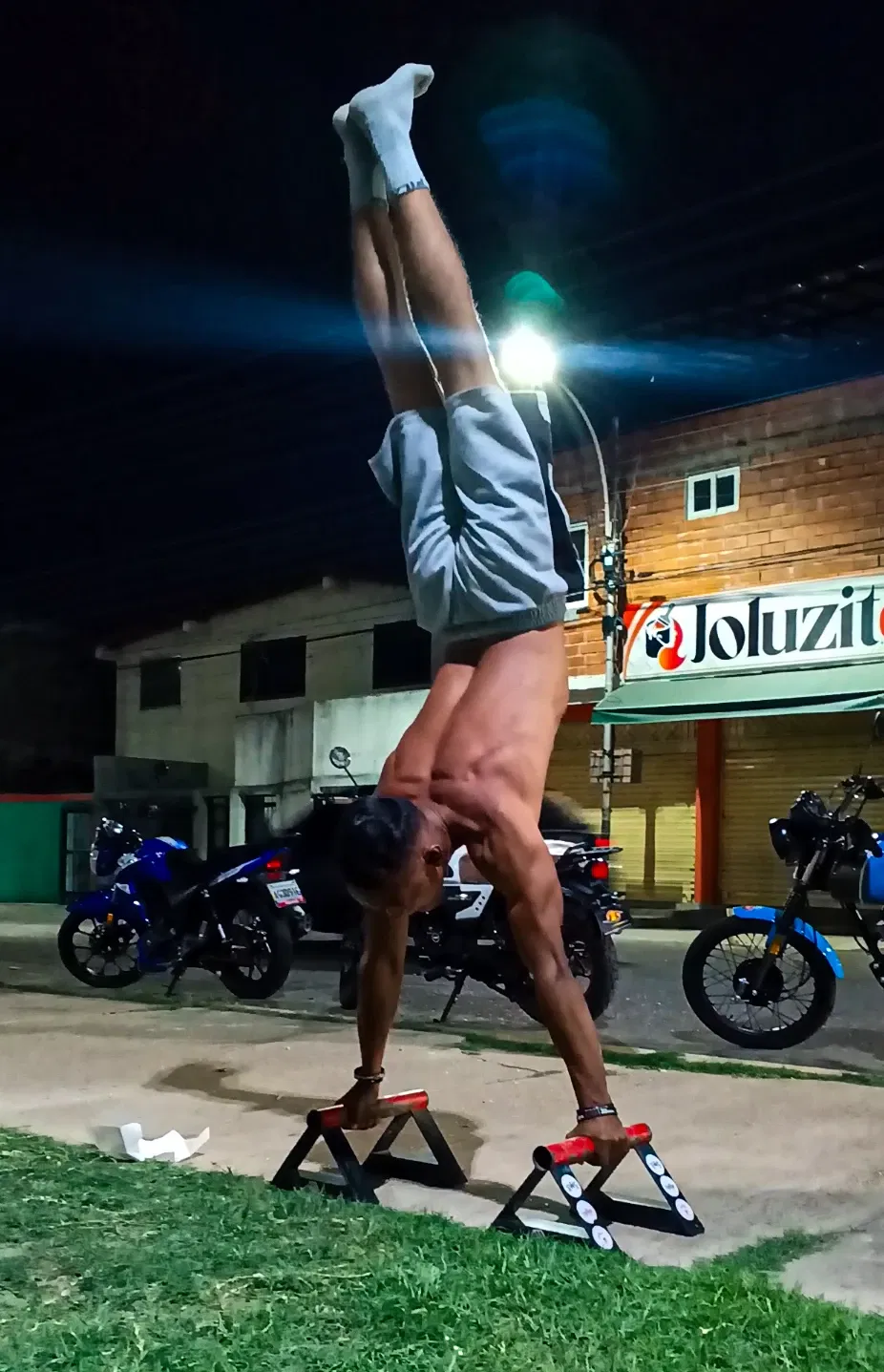 YrzDgq3qwNxnLUg4_1000561648.webp
