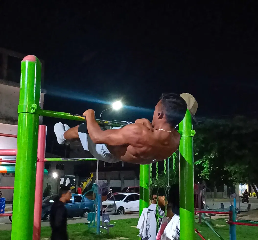 bOOZHHcYHeuxEaMf_1000689909.webp