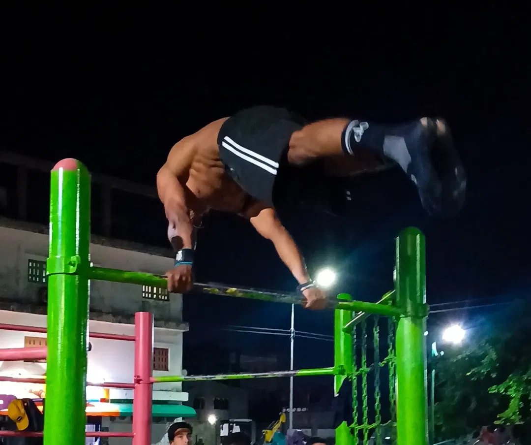 sZAK9OUxFL5KscKP_1000645818.webp