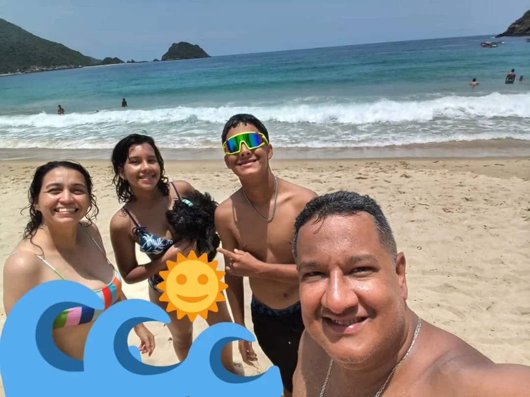 eo5SI6GcVbd338i1_InCollage_20250909_085232525.webp
