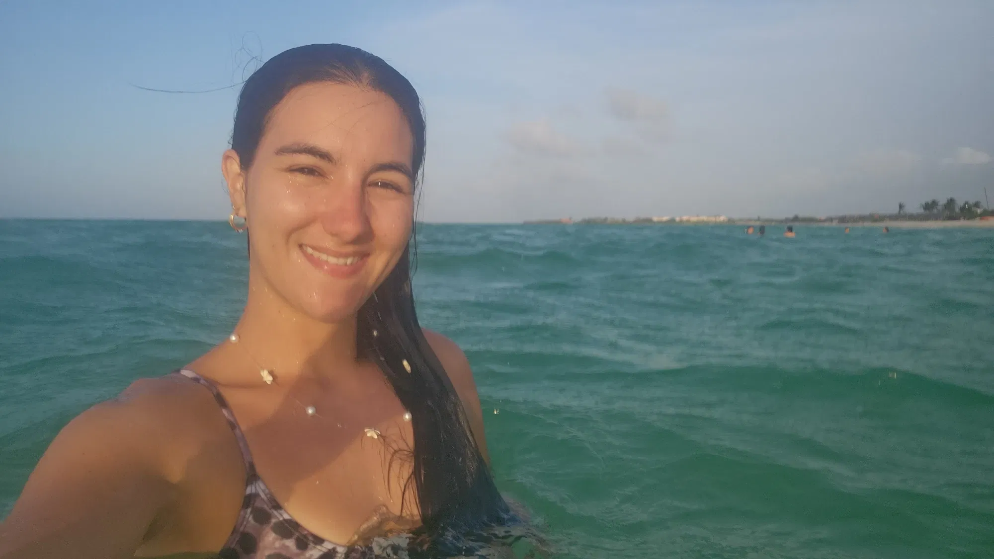 3uKlMnTAE8q3VLGk_1000255411.webp