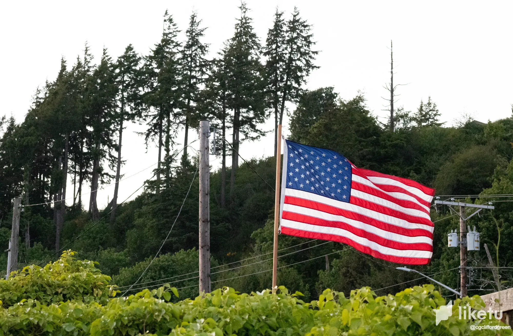 29UOY243w7…
Payout: 0.000 HBDFlags and a nice smile – Memorial Day in Hoquiam
2025-05-28 03:34<liketuimages> <center> ![HcXEwo9agzJd5iAN_IMG_4022.webp