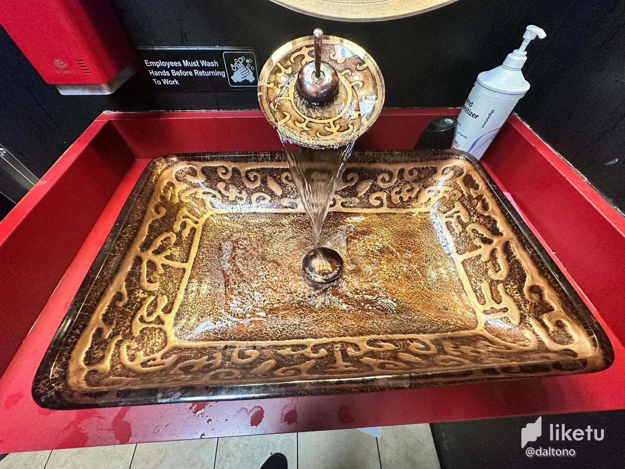 cl8a5fp0300o10vkc5hwrc5i0_sink.webp