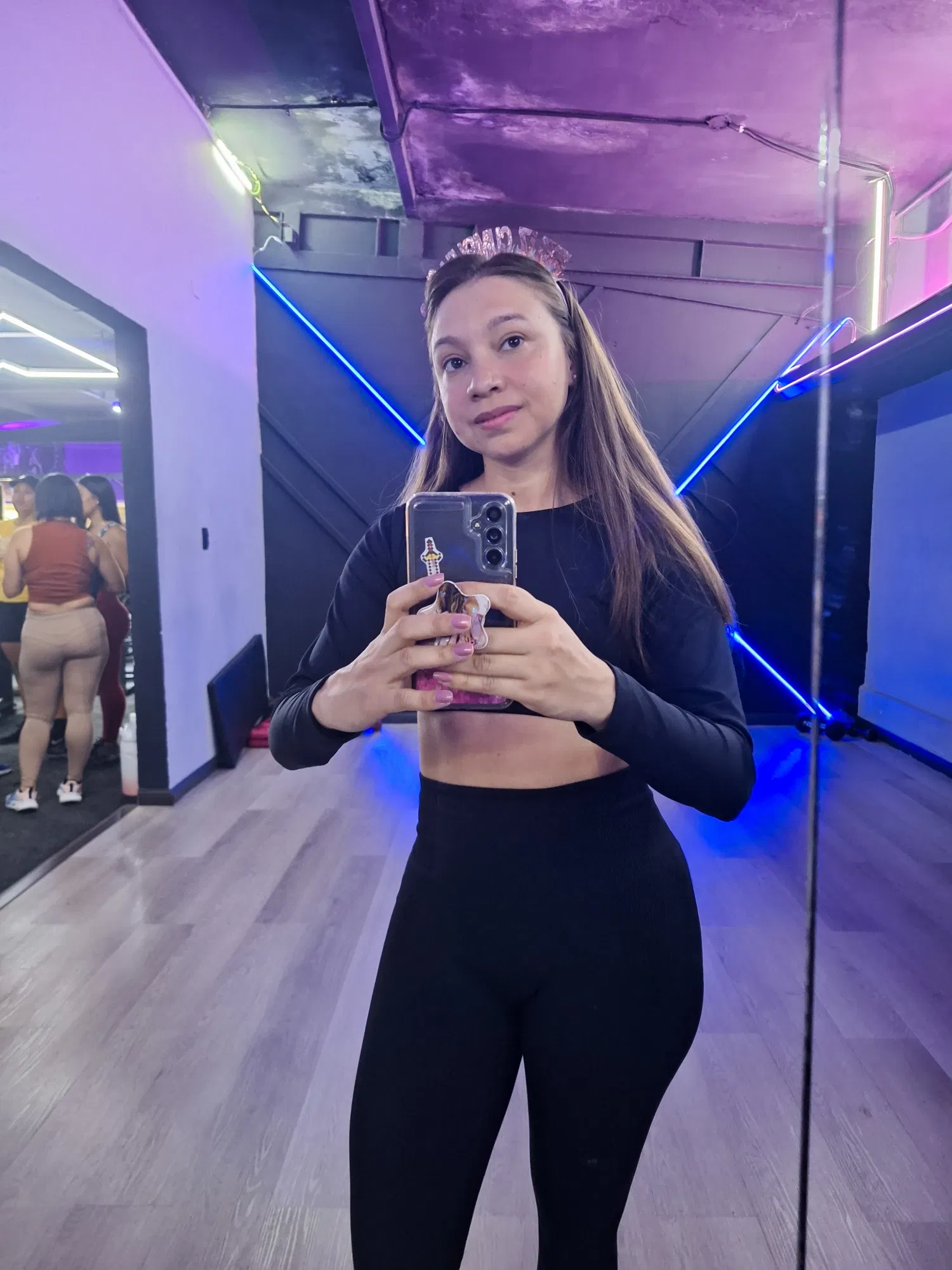 RgUNUWxKH5kAMlYN_20250922_095738.webp