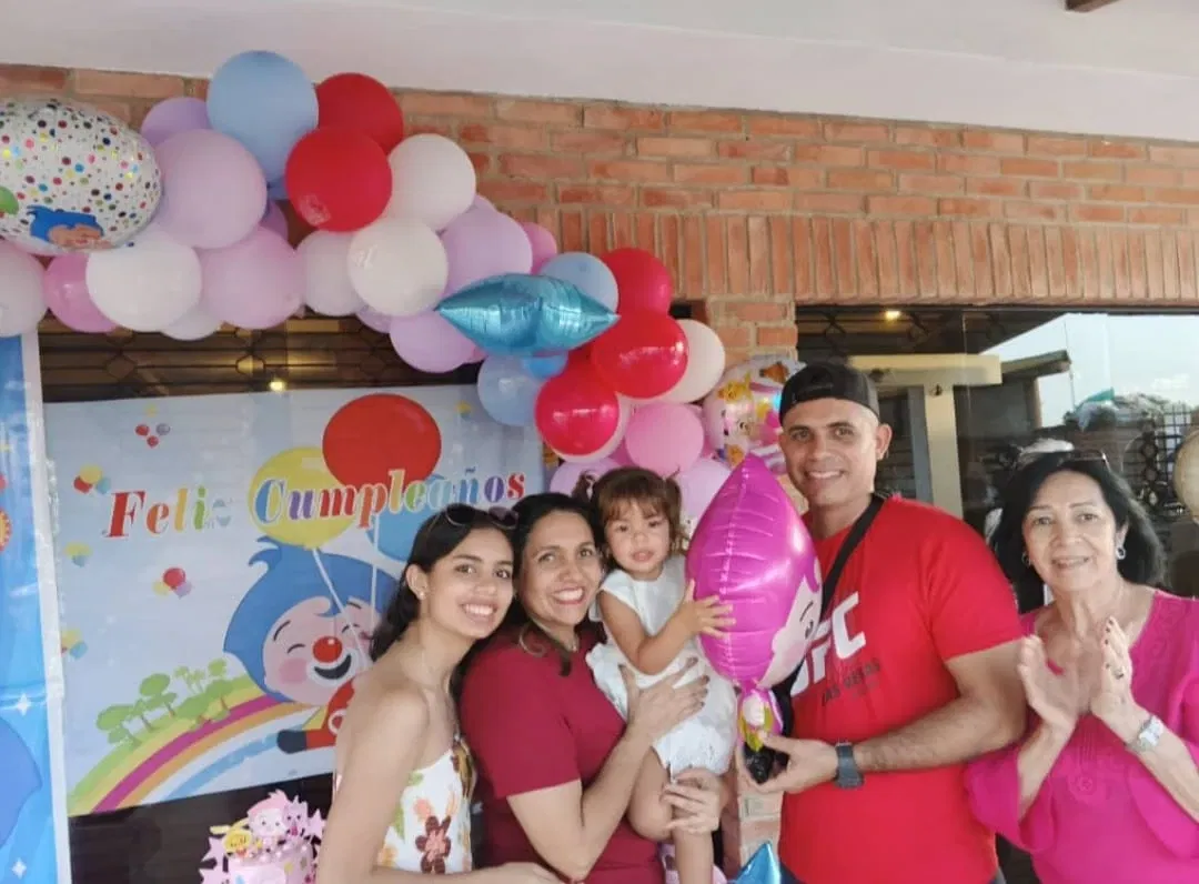 AG7afvtgoIIzSbMC_cumple4.webp