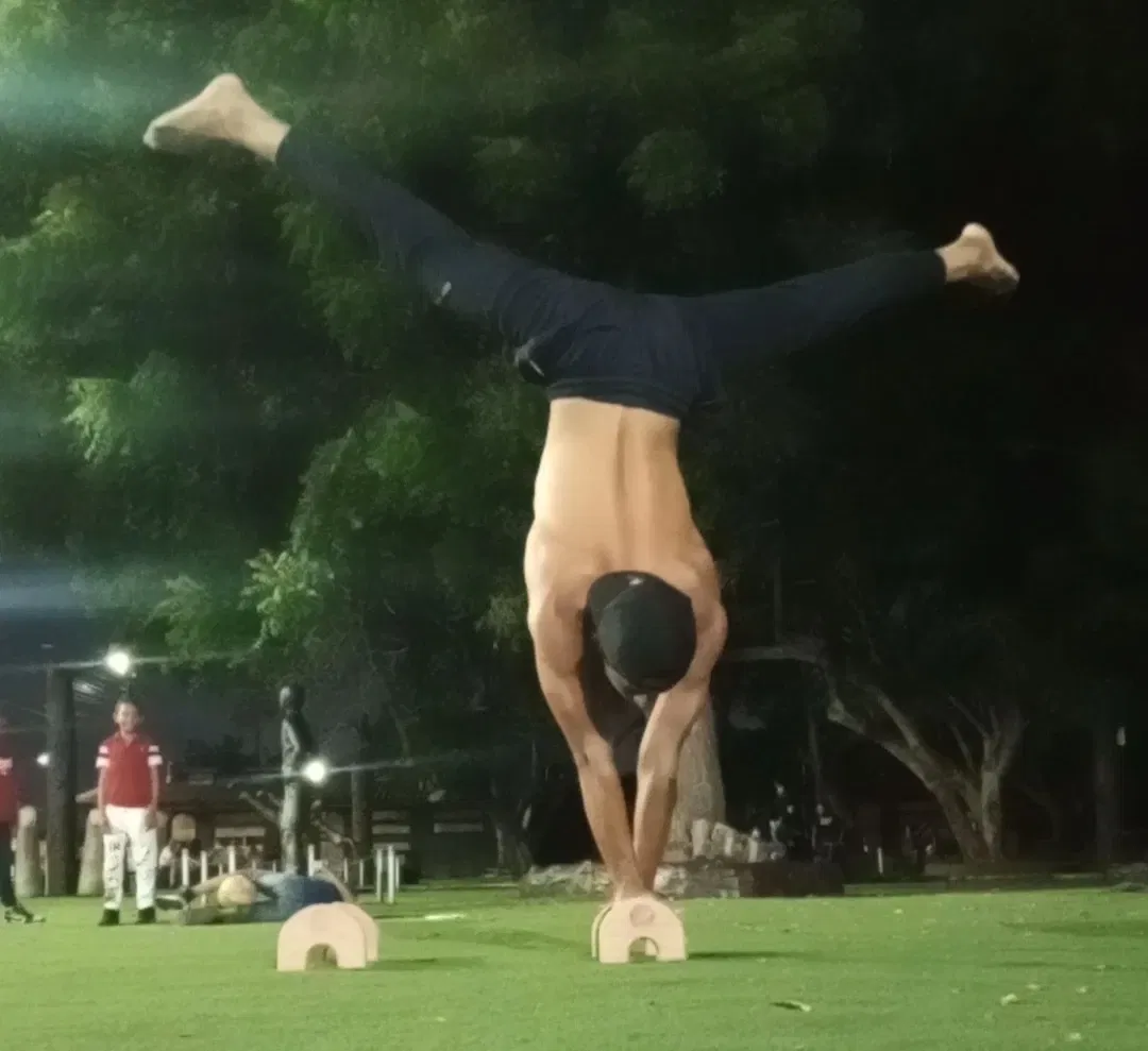 hXHDLRYBEQJSiuYe_VideoCapture_20250817-204201.webp