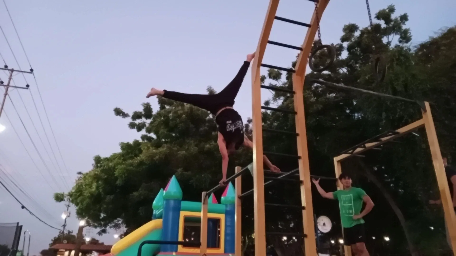 l351tTjwqRdTCccR_VideoCapture_20250830-231638.webp