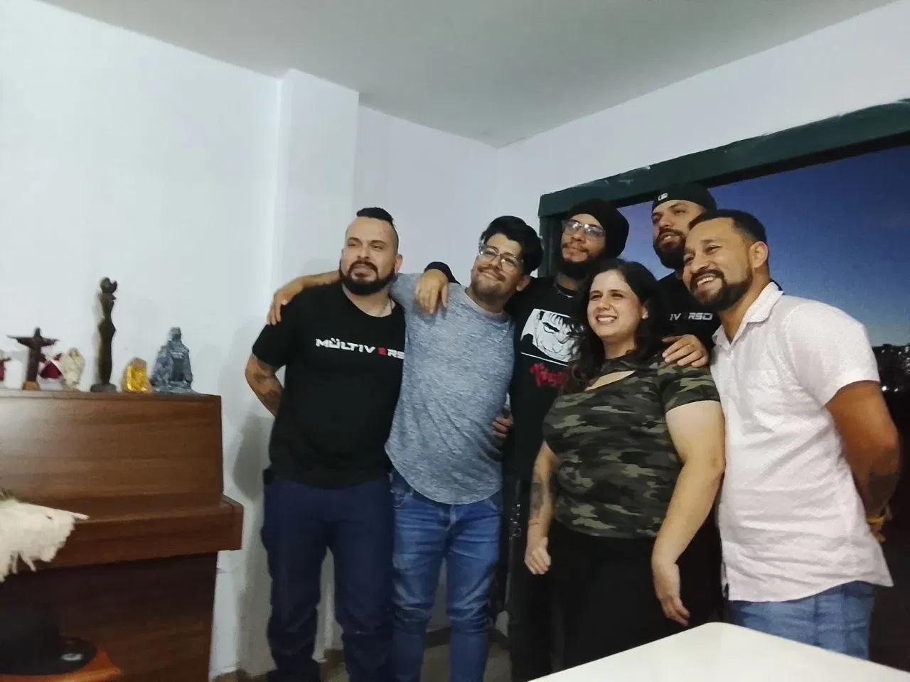 A99BpM6rHzspIgmP_1000098890.webp