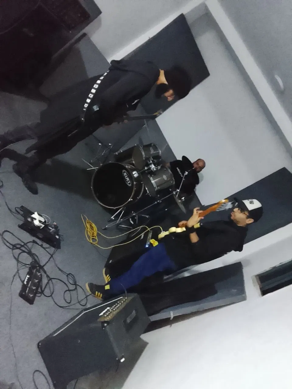 XbElD0cQ0Xqy7eC1_1000098887.webp