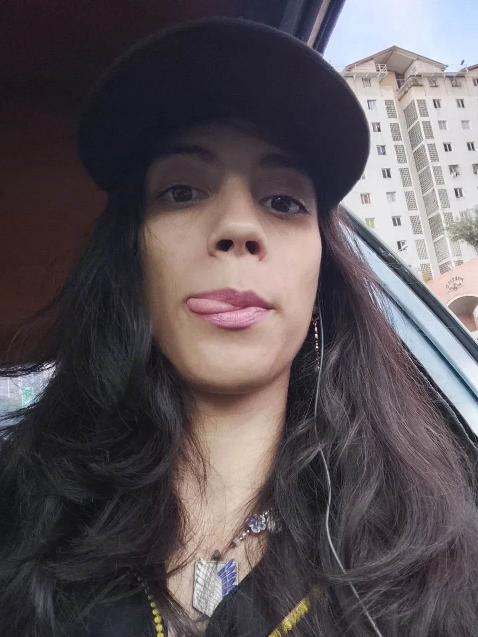 YyEIkJH2vhzhVuGn_1000118072.webp