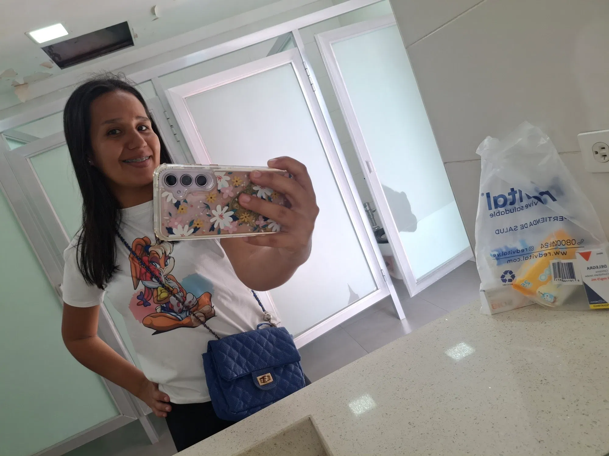 QhwXwLjl133gBls4_1000580174.webp