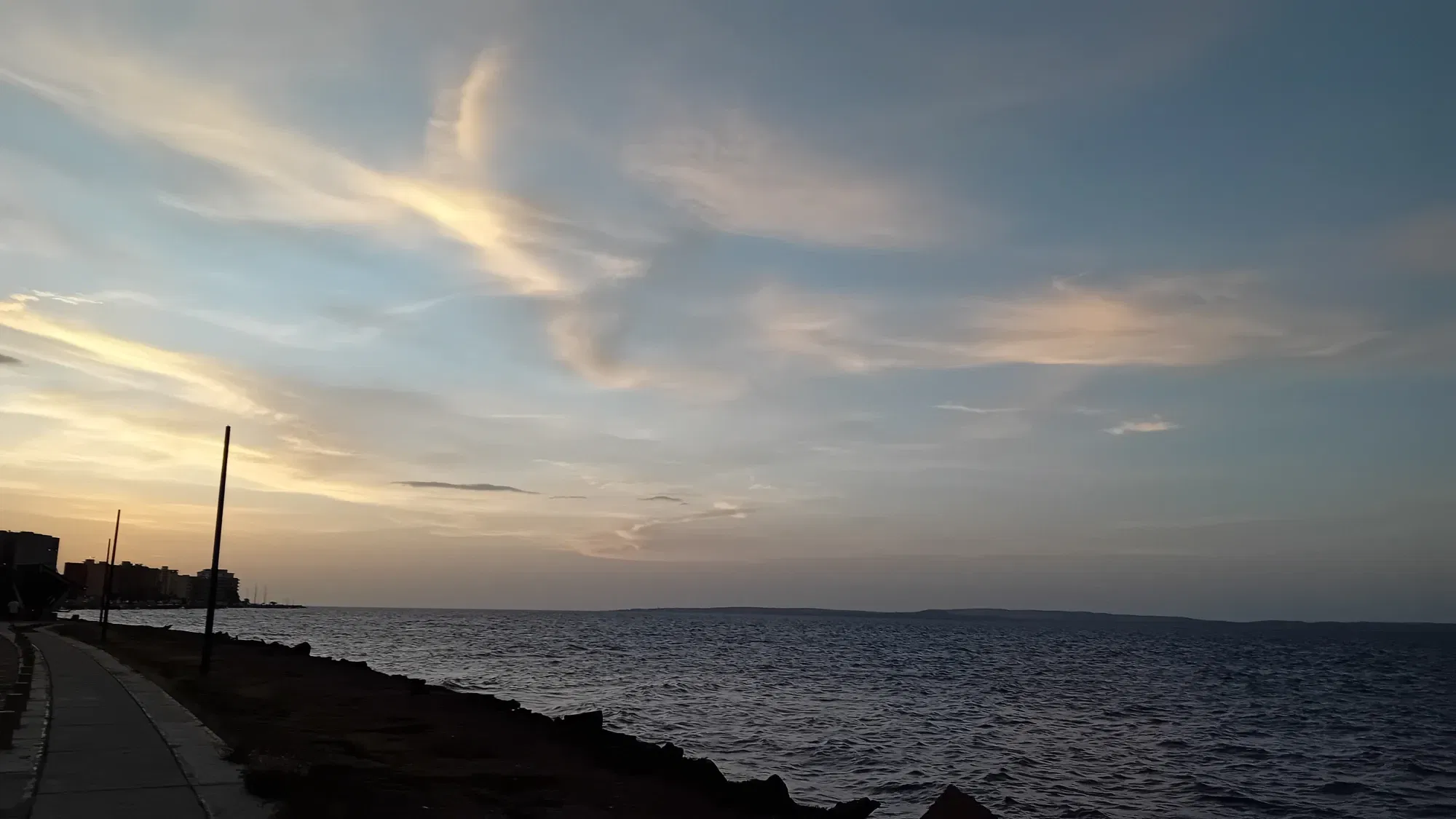 Sdv6xHhxluF3K7tZ_20250922_181203.webp