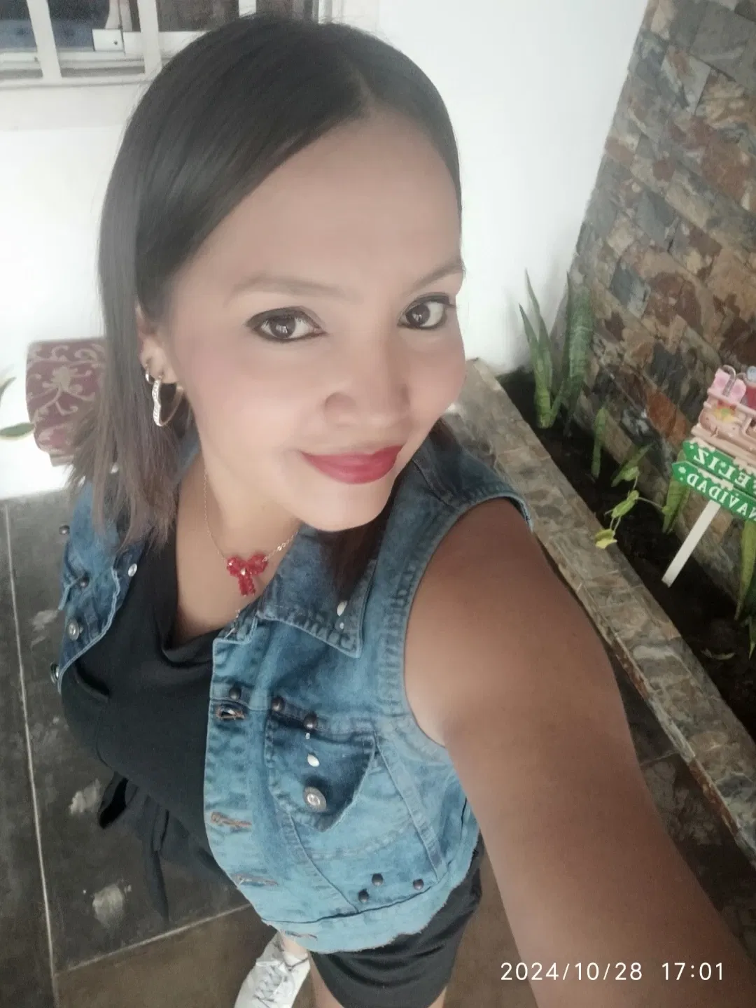 ESP-ENG ❤️ Outfits Cómodo Con Overol y Chaleco de Jeans 💕