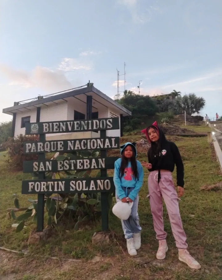 90rgvCqRLXpeufec_1000282176.webp