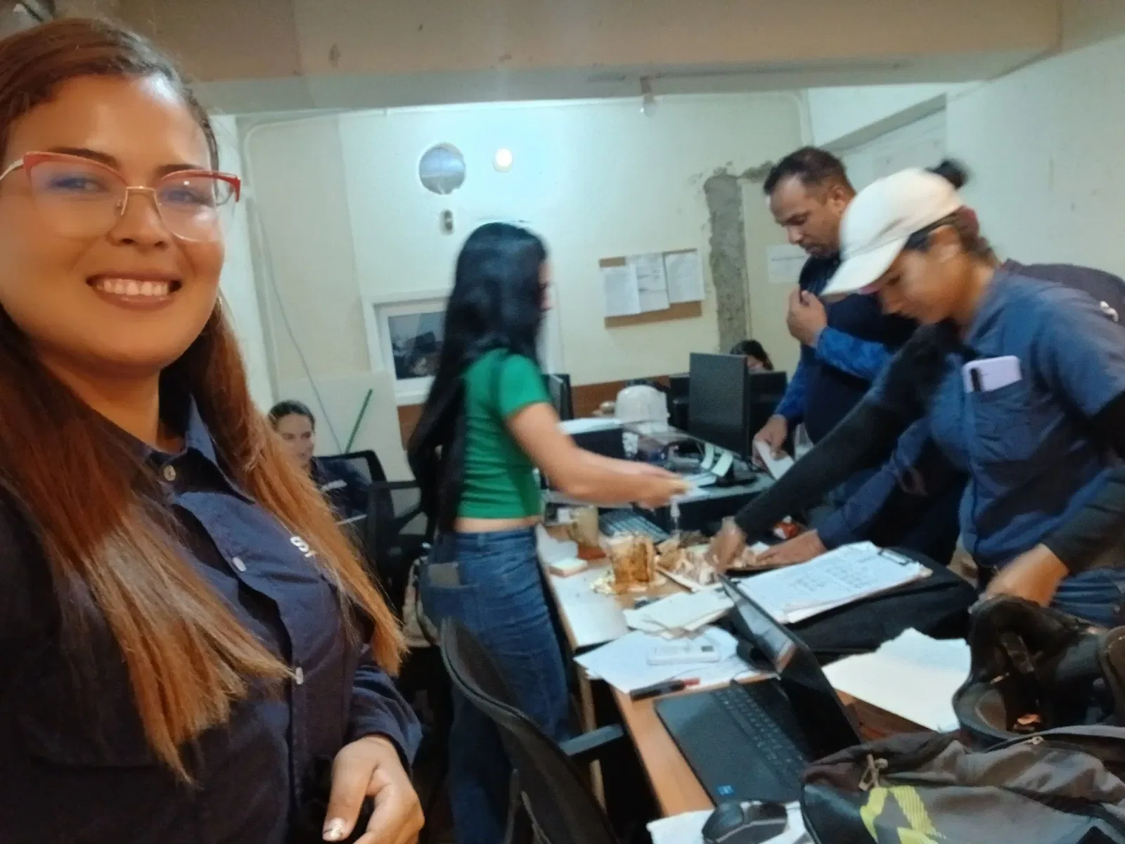 vSMOLqhqp87ytO5D_24926.webp