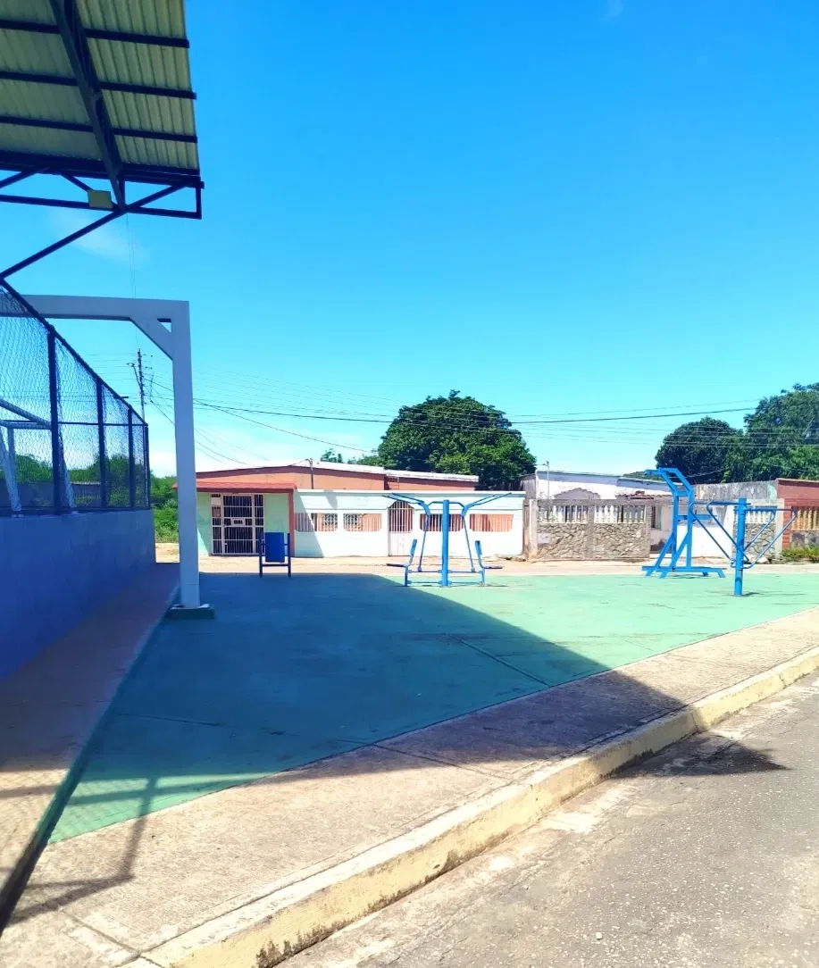 3tUdbqcAdYGOeZNT_1000086296.webp