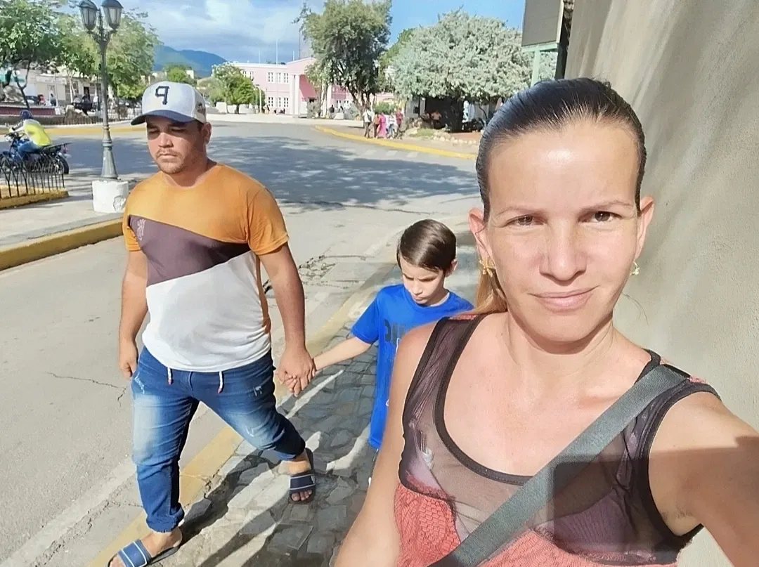 a3w8SDLQsDqmYuB4_1000082801.webp