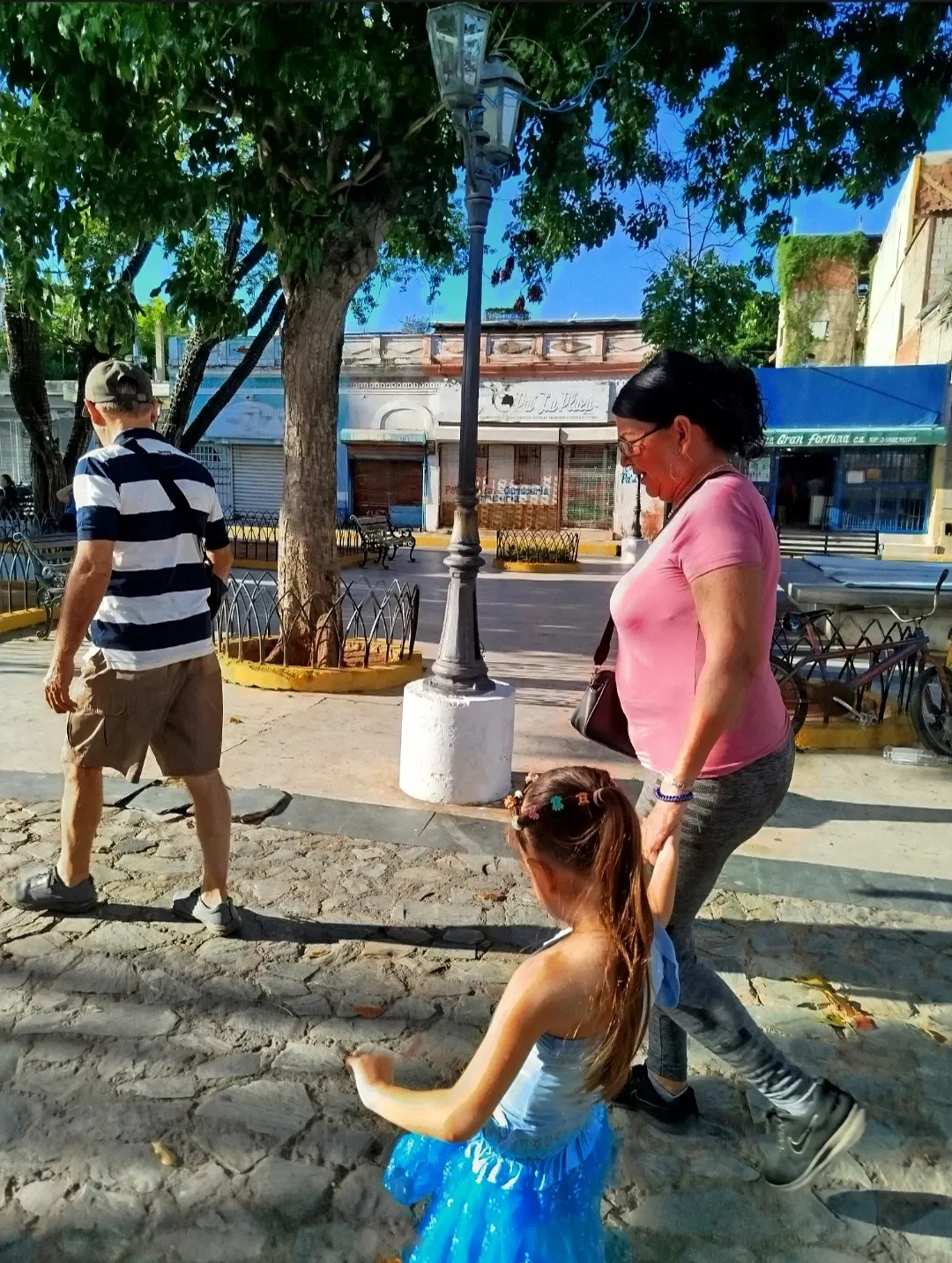 bDjzVtFr4xi9mKbS_1000090982.webp