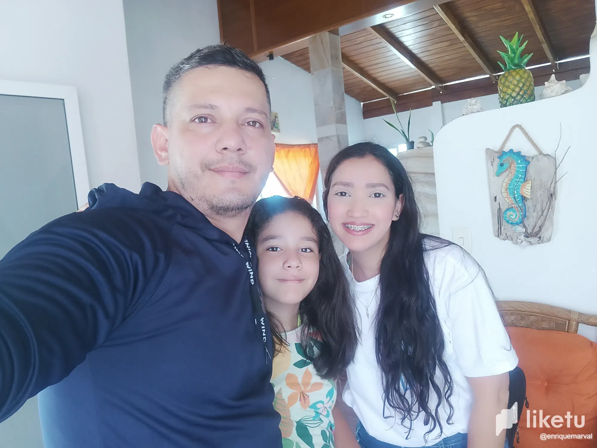 clic1cj08001vapszeswxgakn_8.webp