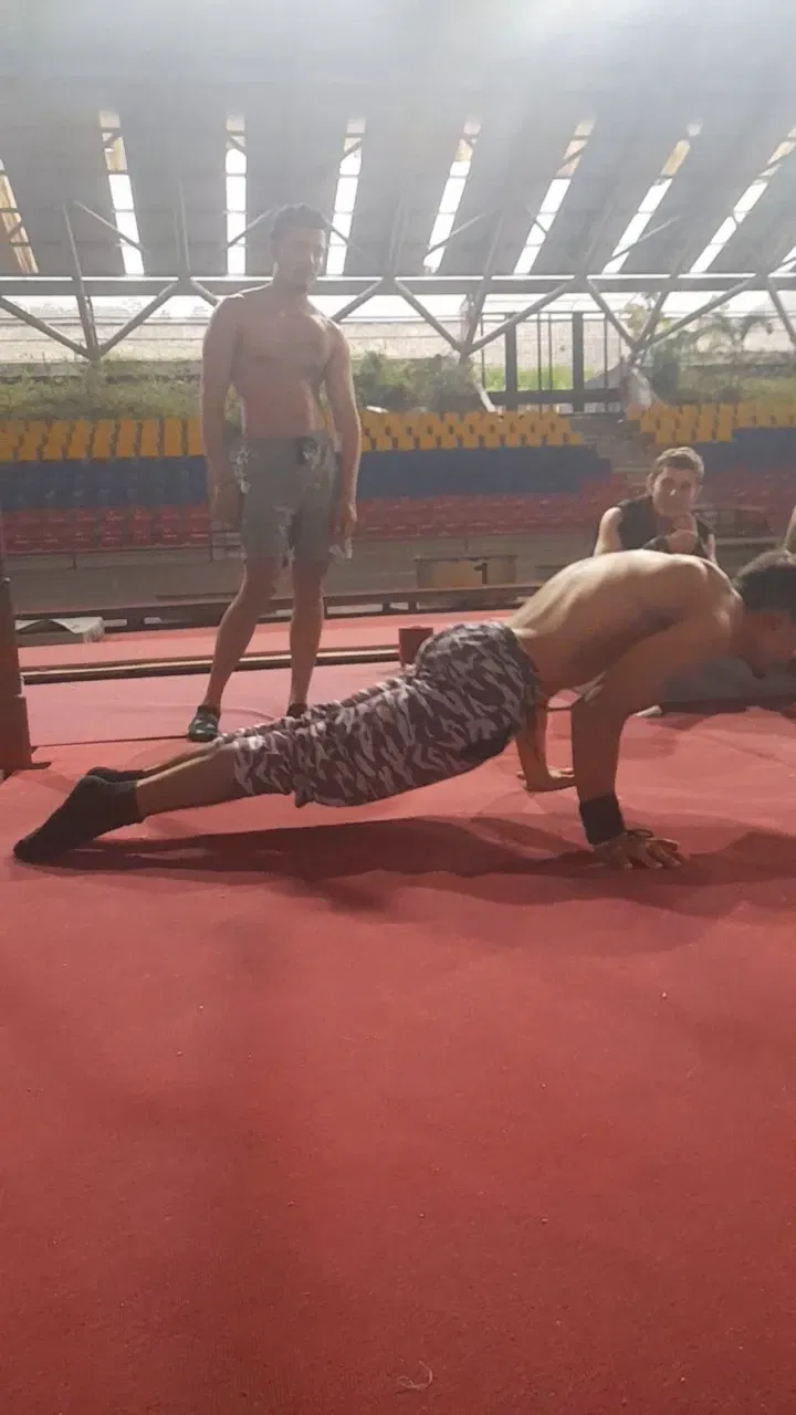 6v39cTwn6m9vMqoA_VideoCapture_20250906-225046.webp