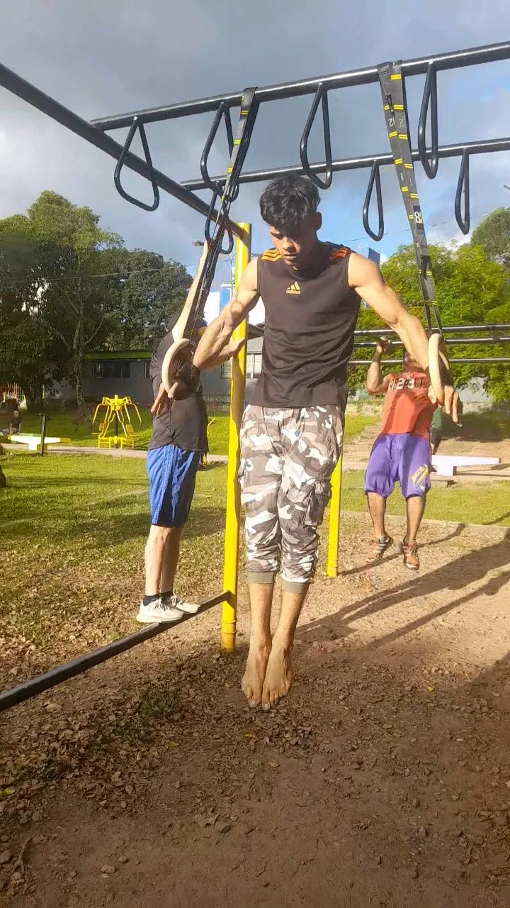9L9l5wKMoaYLbm0U_VideoCapture_20250916-204346.webp