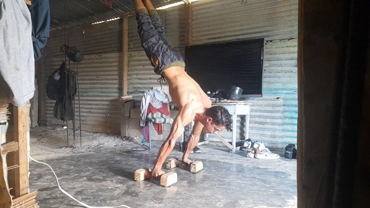 9o2j0pL5zG9Dx6bp_VideoCapture_20250903-174735.webp