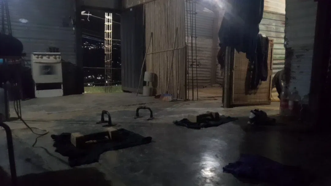 EIMqEOny6pFhRxxf_1000236920.webp