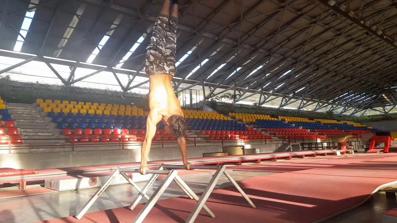 GkiHkpBDgTYAQQ95_VideoCapture_20250822-201307.webp