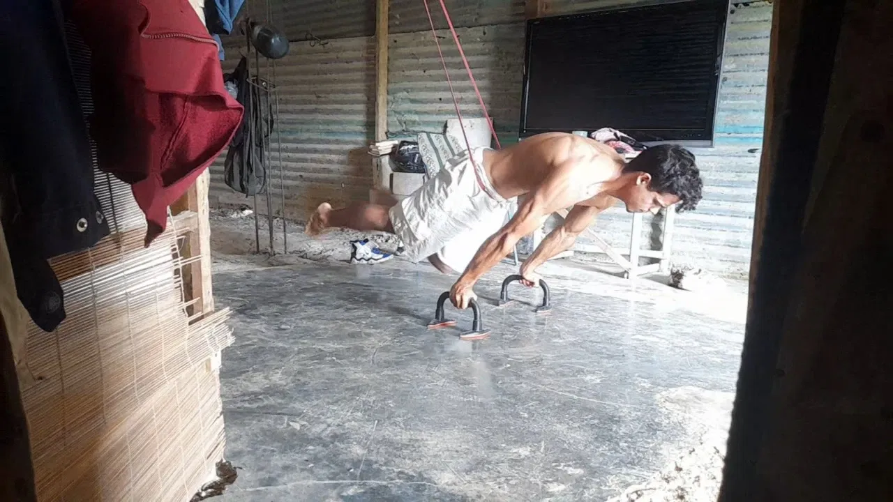 LU7xUAdY4uoSIymC_VideoCapture_20250818-225718.webp