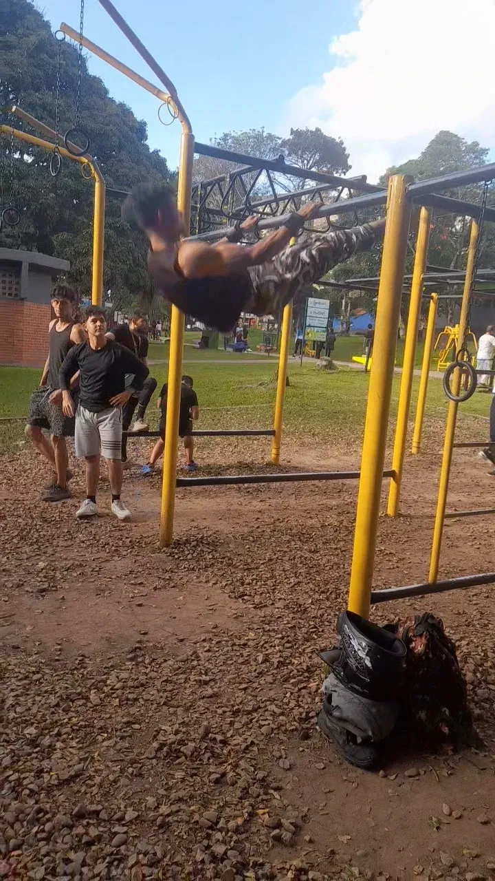 W4EHi4hgbCwLqGcY_VideoCapture_20250919-231304.webp