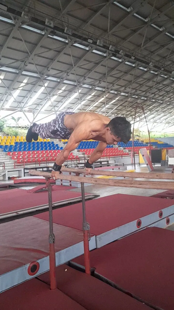 kgDznZjCb1ErMXDX_VideoCapture_20250825-215236.webp