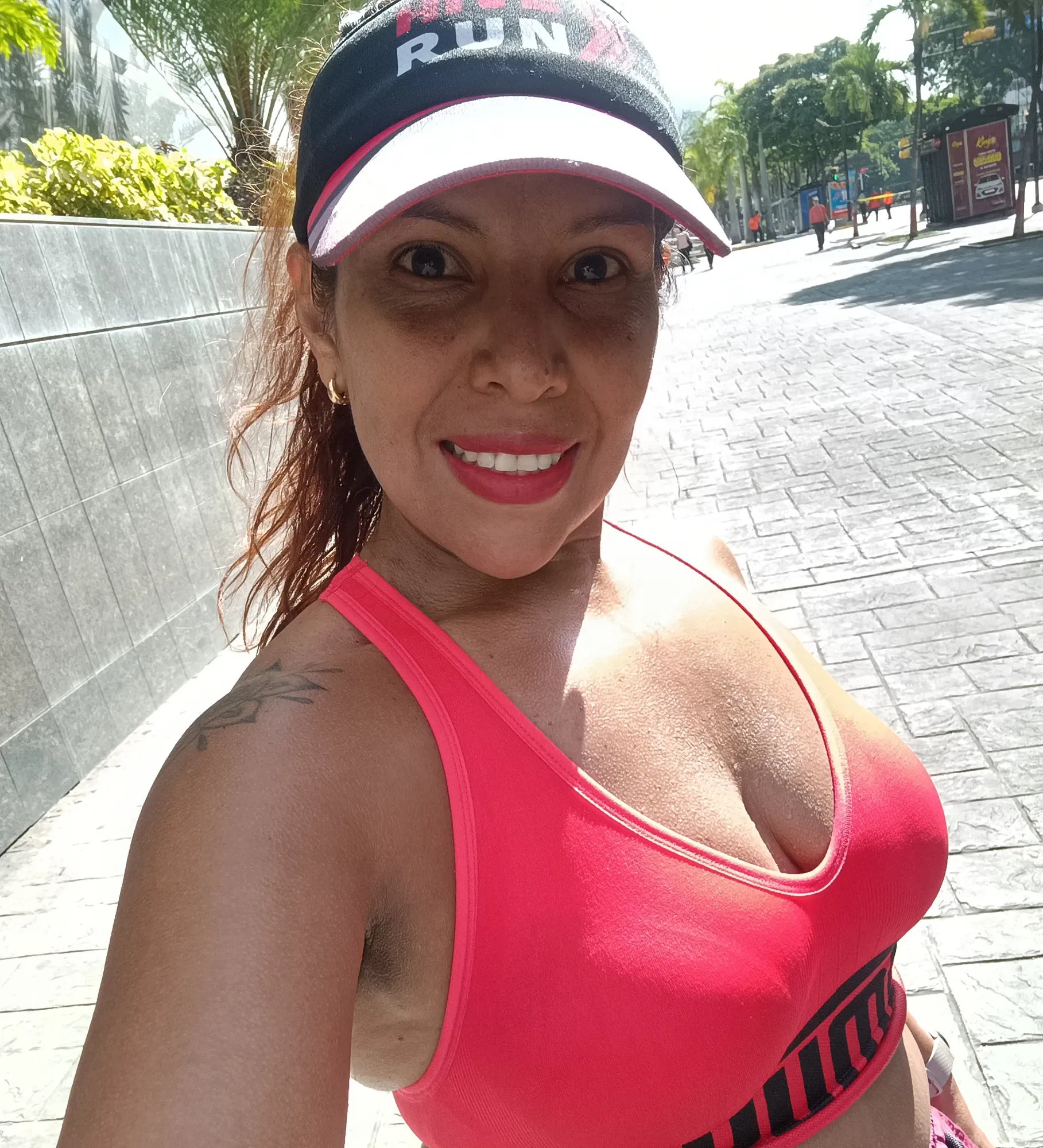 9cC6nYMwoYfLksbs_1002295073.webp