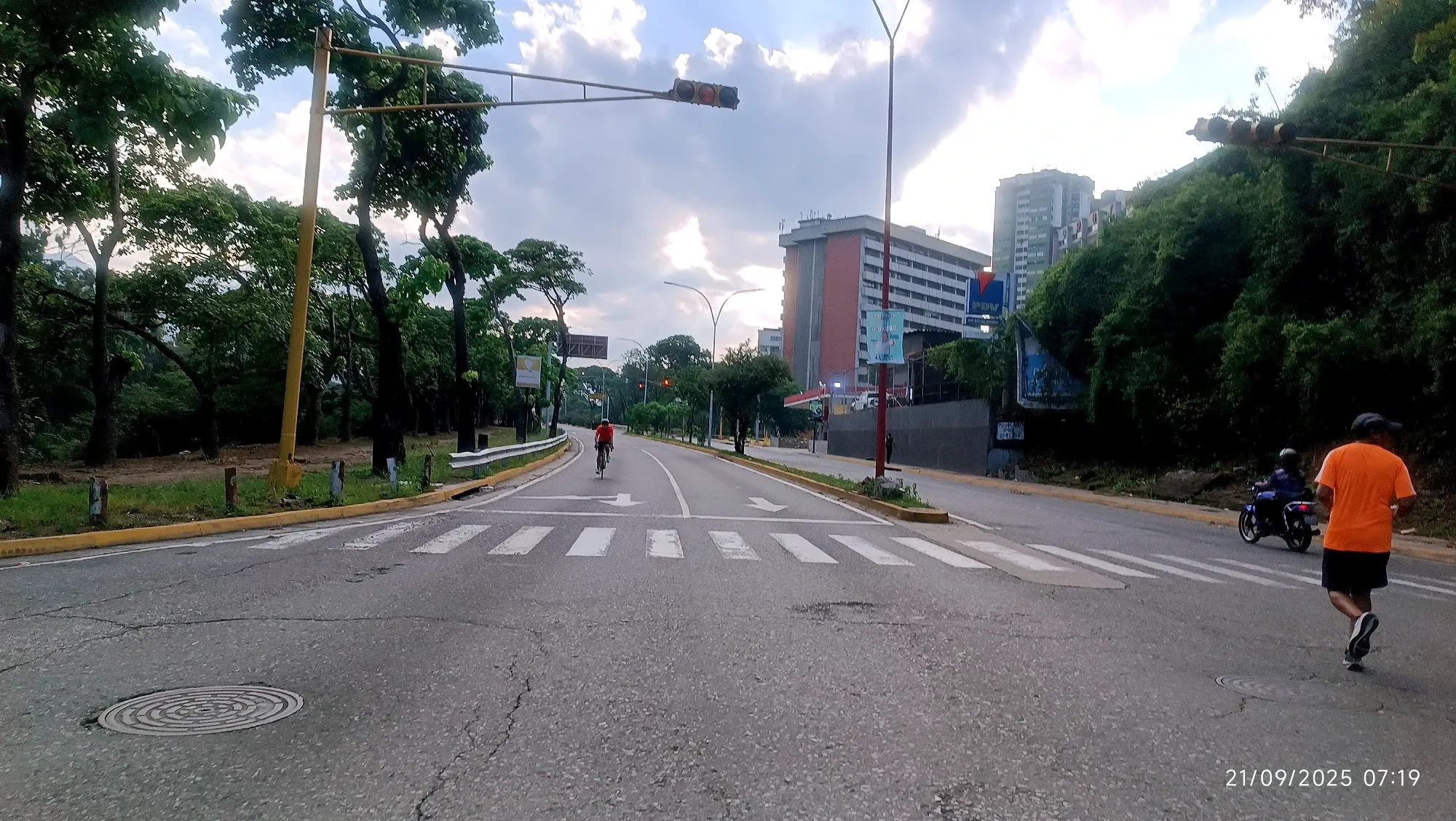 F6qPP6OrZcKMSJw2_1002317893.webp