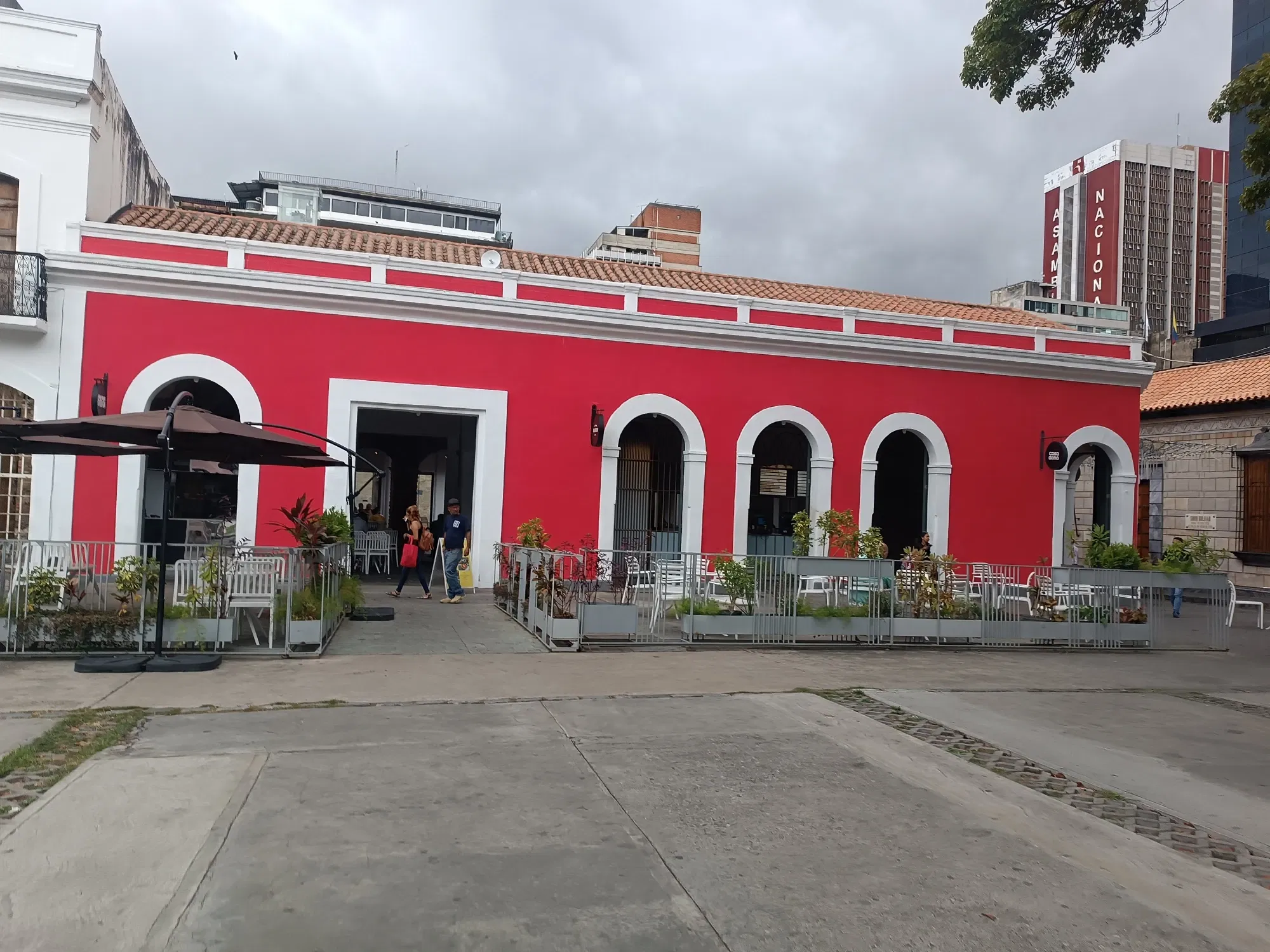 MNW5ulObDLTySgL6_1001743278.webp