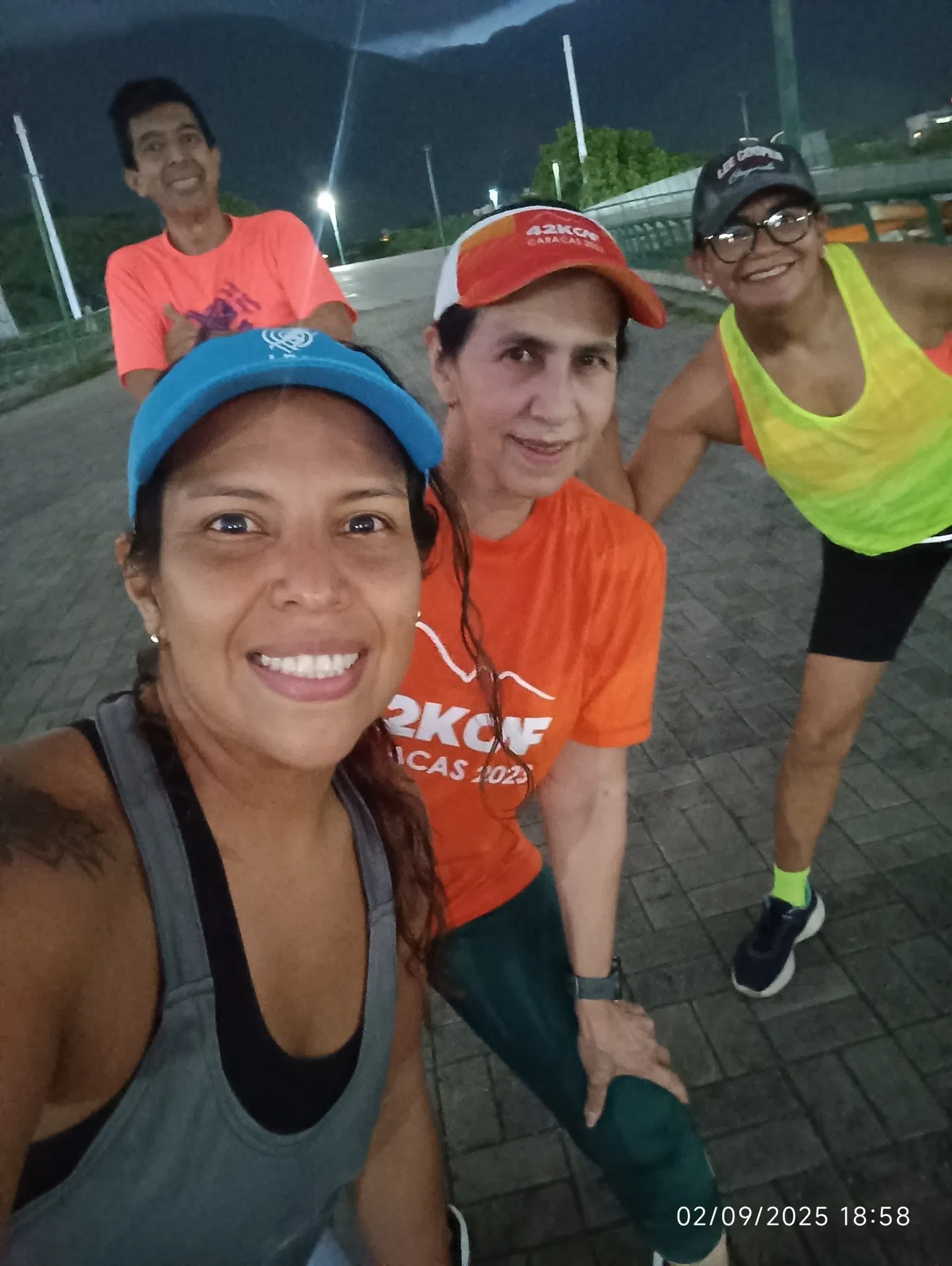 Zyak5ZcCq7AajXSs_1002253776.webp