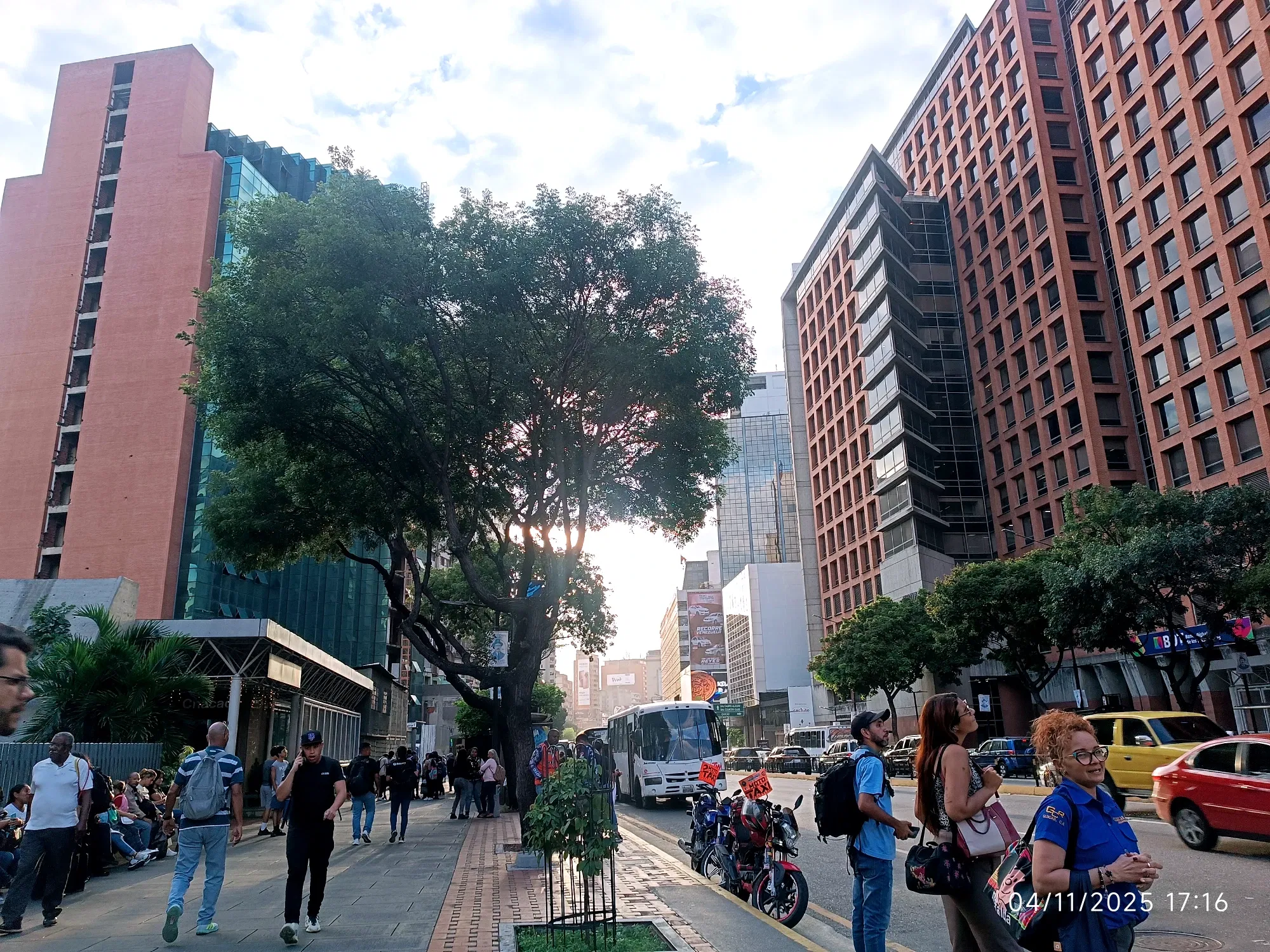 FS3OhWu5TZAqr…
Payout: 0.728 HBDMartes de 10 km Corridos
2025-11-05 01:54<liketuimages> <center> ![z5gPm0uHRBJ3BZeo_1002478207.webp