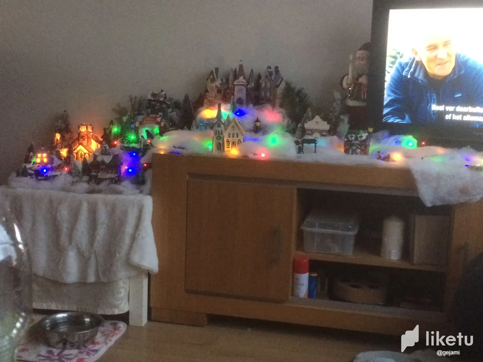 clatpt51204zv0pmj13thhngl_kerstdorpje.webp
