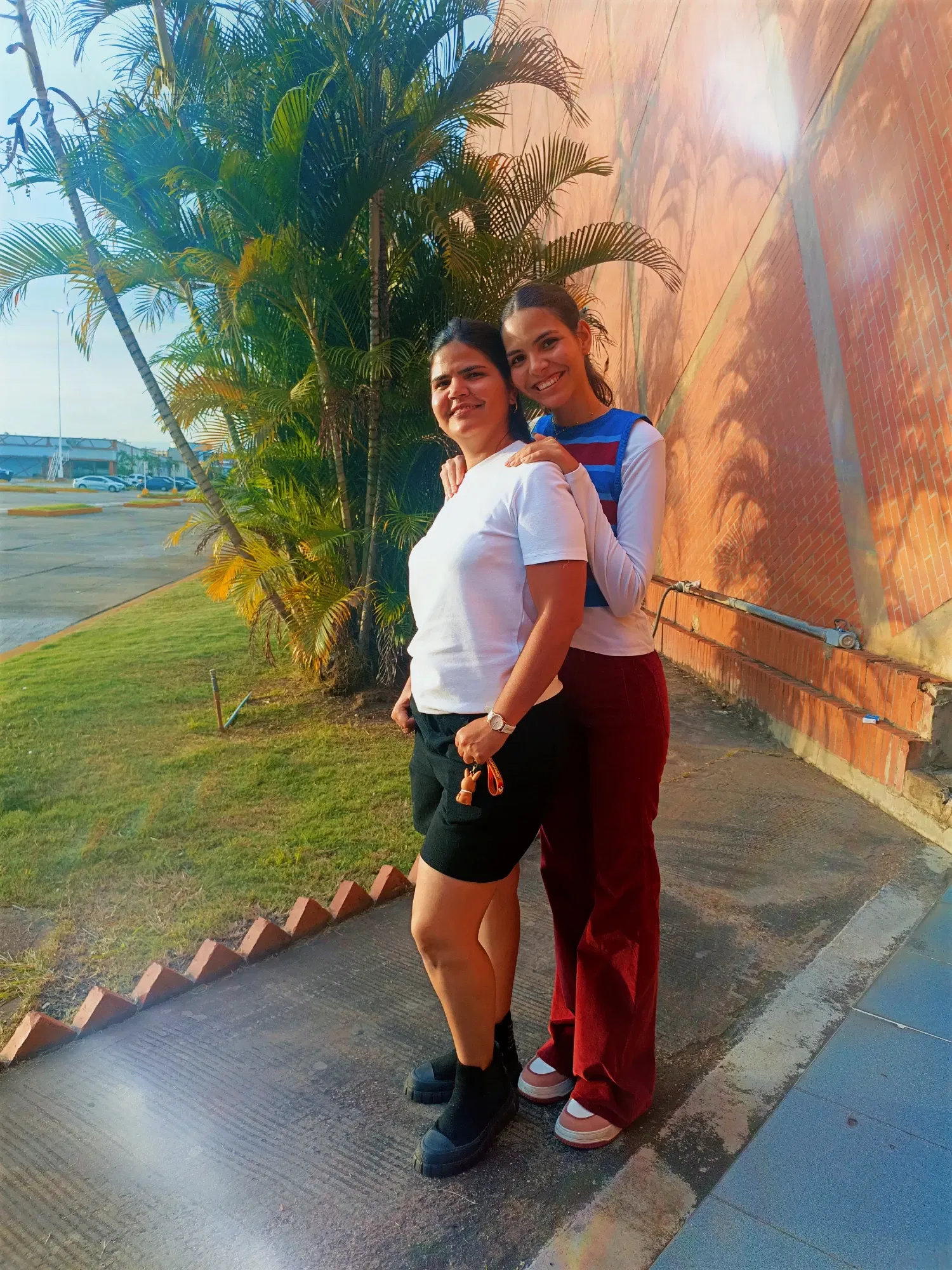 SSq4Vq1G7675vrQA_1000698689.webp